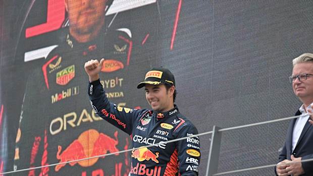Checo Pérez festeja tercer lugar en GP de Austria